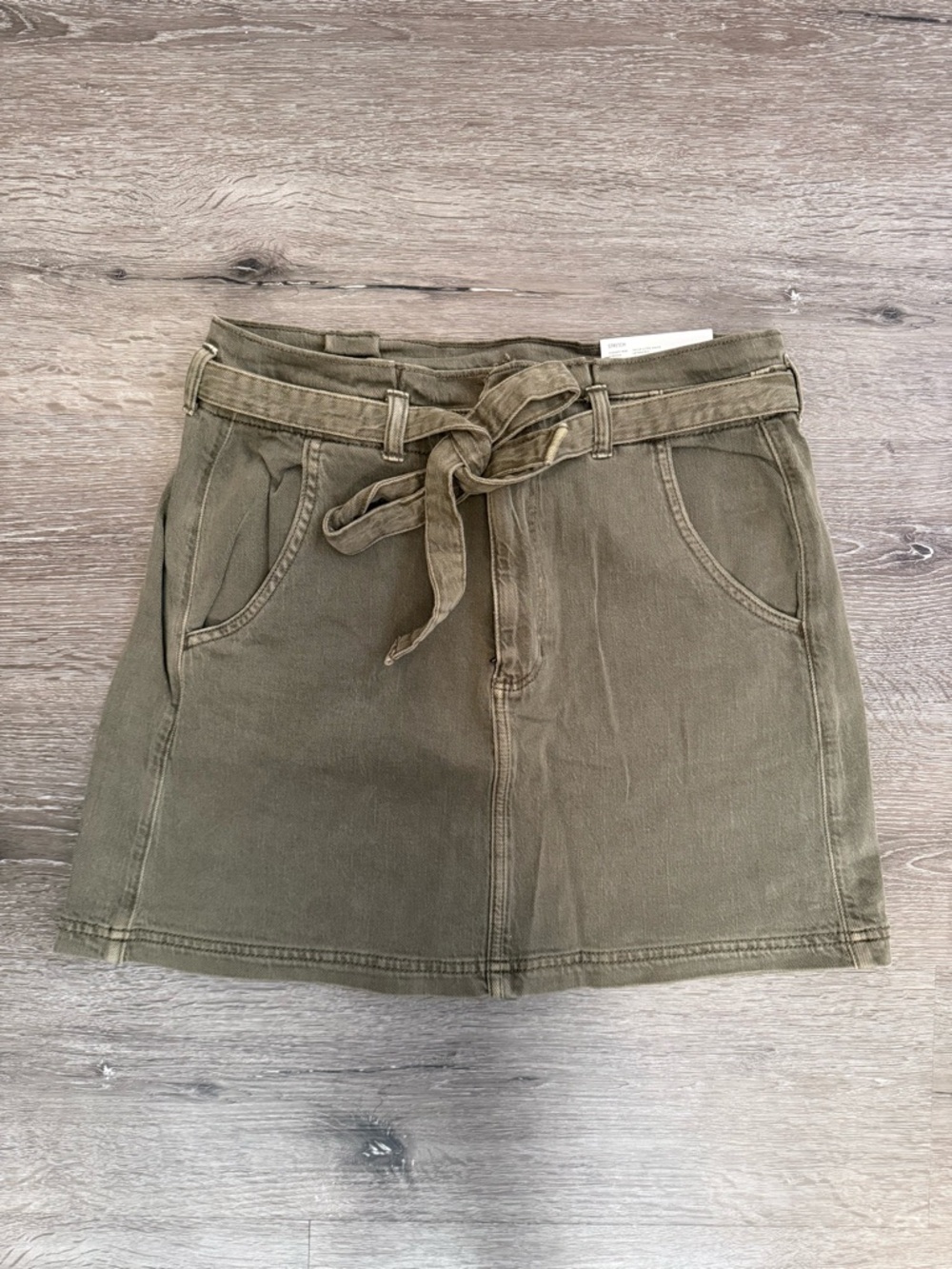 NWT American Eagle Highest Rise Stretch Olive Tie-Waist Mini Skirt